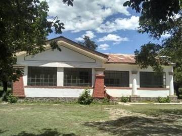 VENTA EN BIALET MASSE CENTRO DE CASA QUINTA DE 7 HABIRTACIONES DEPARTAMENTO EN AMPLIO PARQUE UBICADA EN BIALET MASSÉ, A METROS RIO COSQUIN. REF 1637
