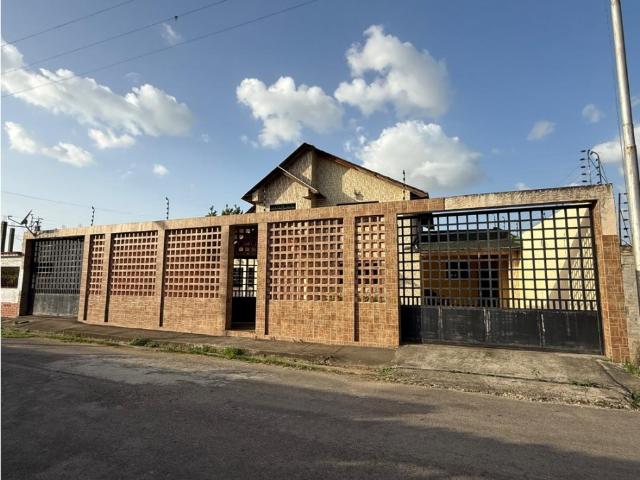 CASA QUINTA EN EL MUCO CARUPANO VE49 099CP PEST