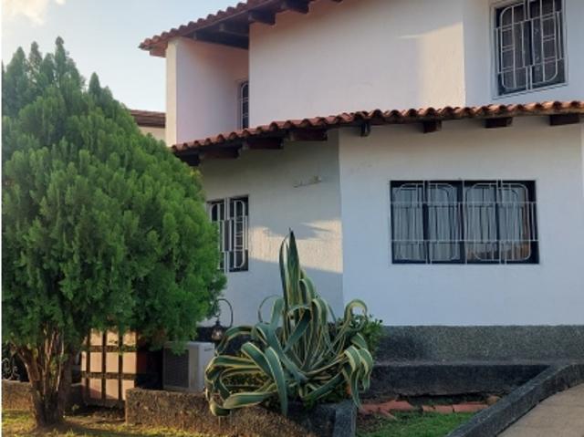 CASA QUINTA EN LA URB. TONORO VILLAS AV. BELA VISTA VE13 037ZI LFAJ