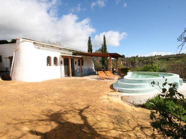 Casa rústica, Coin