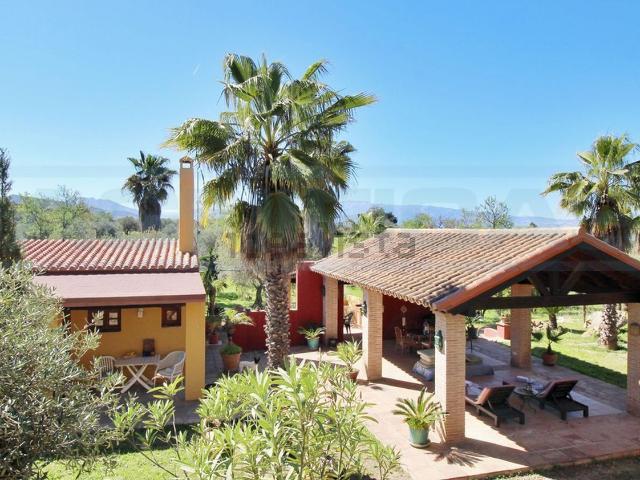 Casa rústica, Coin