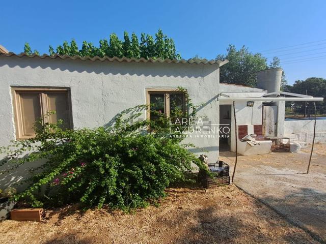 Casa rústica, Constanti