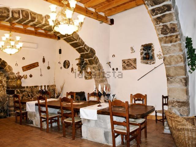 Casa rústica, Cabanes