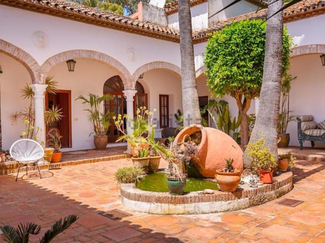Casa rústica, Casares