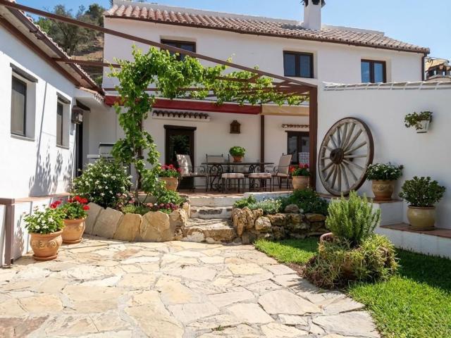 Casa rústica, Casares