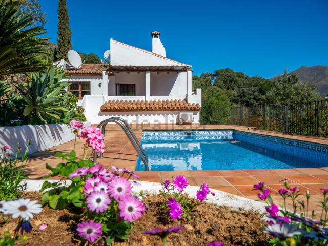 Casa rústica, Casares