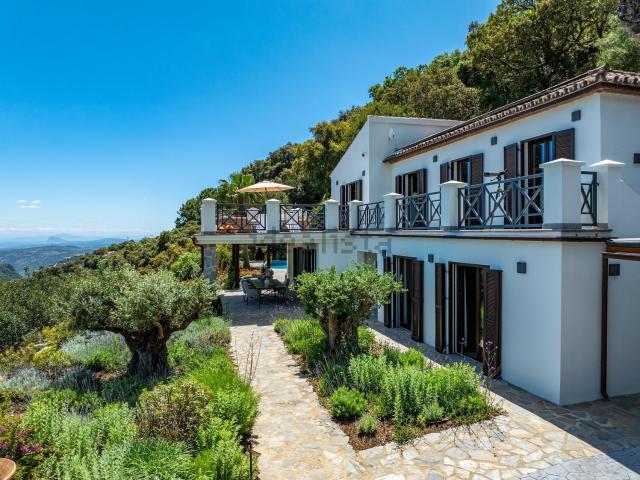 Casa rústica, Casares