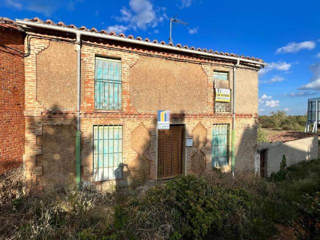 Casa rústica / Caserío en Venta en Tábara