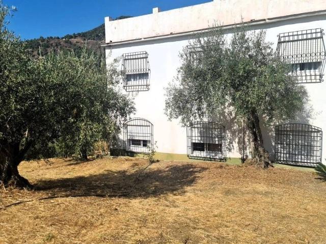 Casa rústica / Caserío en Venta en Tolox