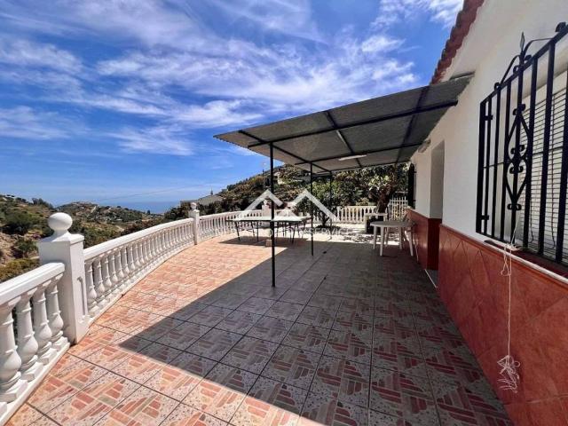 Casa rústica / Caserío en Venta en Torrox