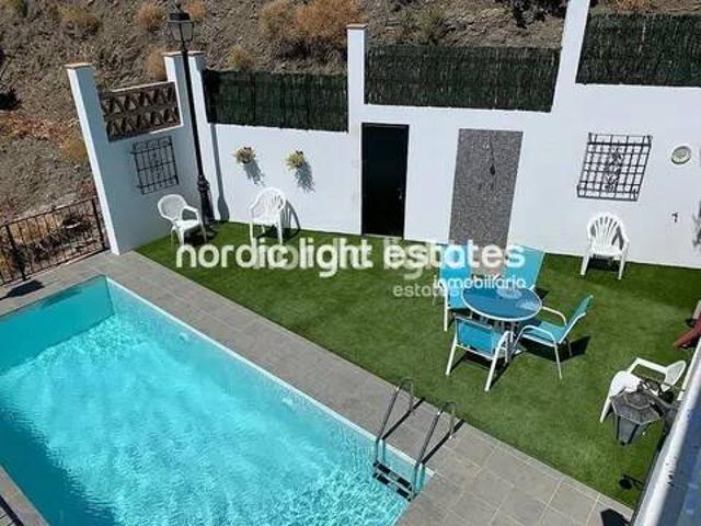 Casa rústica / Caserío en Venta en Torrox