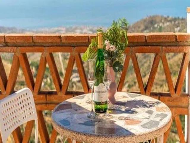 Casa rústica / Caserío en Venta en Torrox