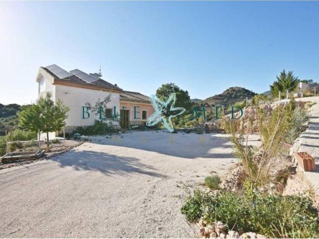 Casa rústica / Caserío en Venta en Totana
