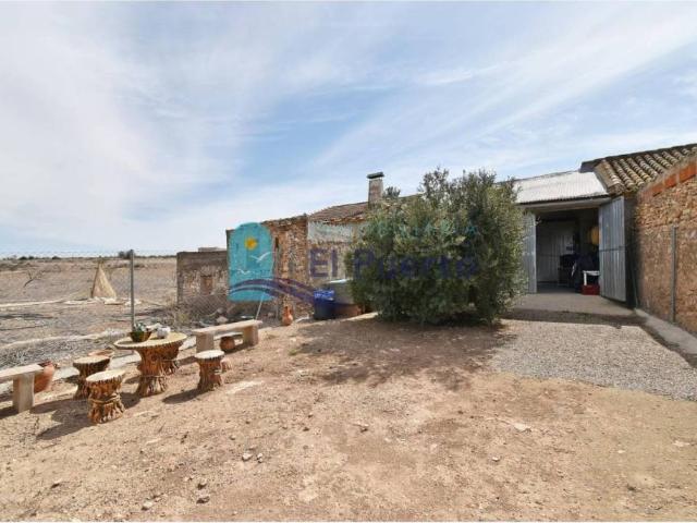 Casa rústica / Caserío en Venta en Totana