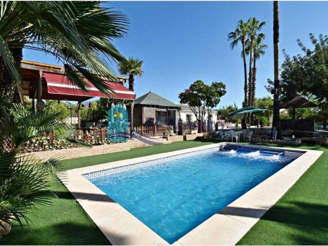 Casa rústica / Caserío en Venta en Totana