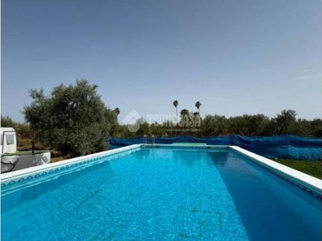 Casa rústica / Caserío en Venta en Utrera