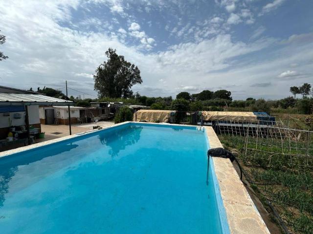 Casa rústica / Caserío en Venta en Utrera