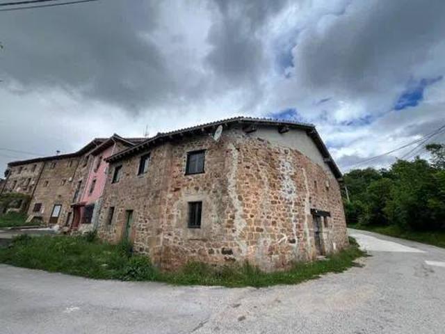 Casa rústica / Caserío en Venta en Valderredible