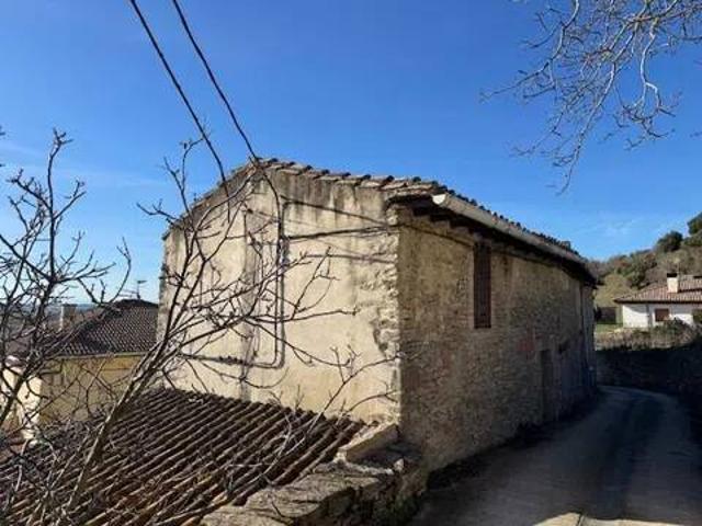 Casa rústica / Caserío en Venta en Valle de Yerri Deierri