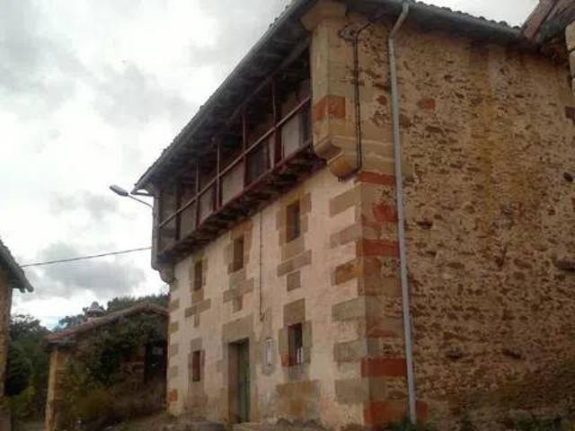 Casa rústica / Caserío en Venta en Valle de Manzanedo