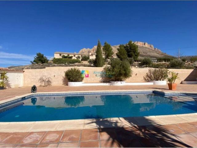 Casa rústica / Caserío en Venta en Vélez Blanco