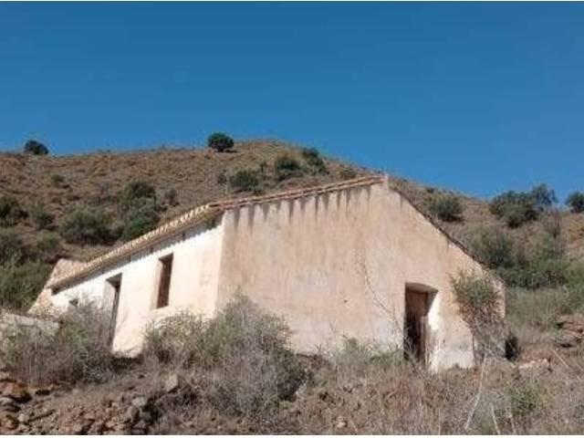Casa rústica / Caserío en Venta en Vélez Málaga