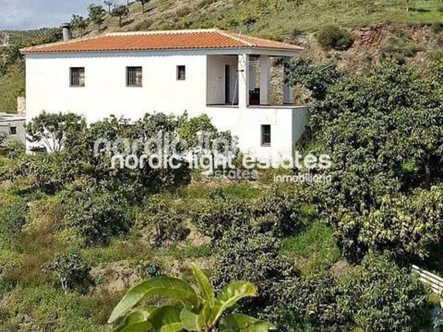 Casa rústica / Caserío en Venta en Vélez Málaga