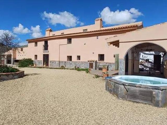 Casa rústica / Caserío en Venta en Vélez Rubio