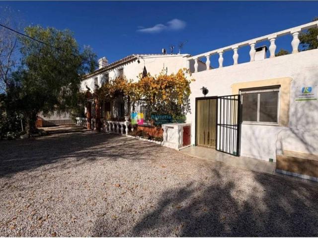 Casa rústica / Caserío en Venta en Vélez Rubio