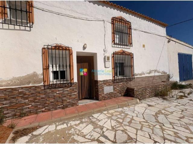 Casa rústica / Caserío en Venta en Vélez Rubio