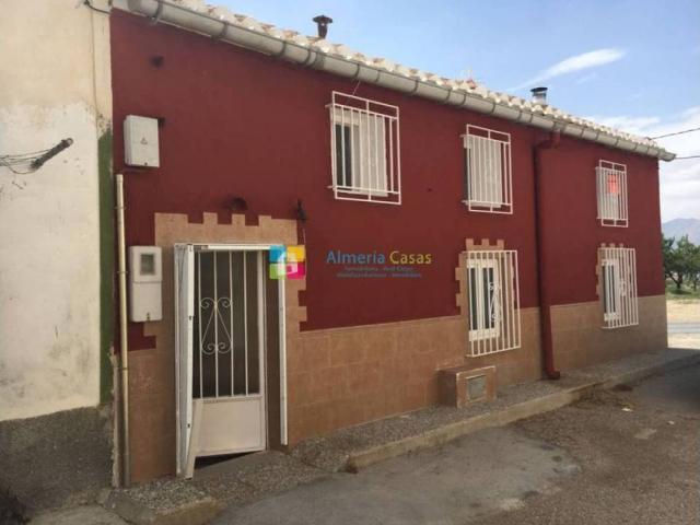 Casa rústica / Caserío en Venta en Vélez Rubio
