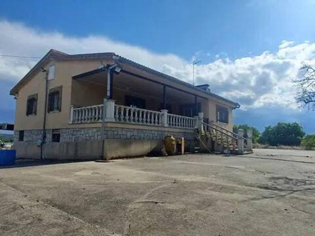Casa rústica / Caserío en Venta en Villanueva de Perales