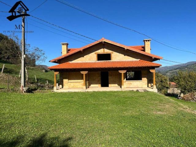 Casa rústica / Caserío en Venta en Villacarriedo