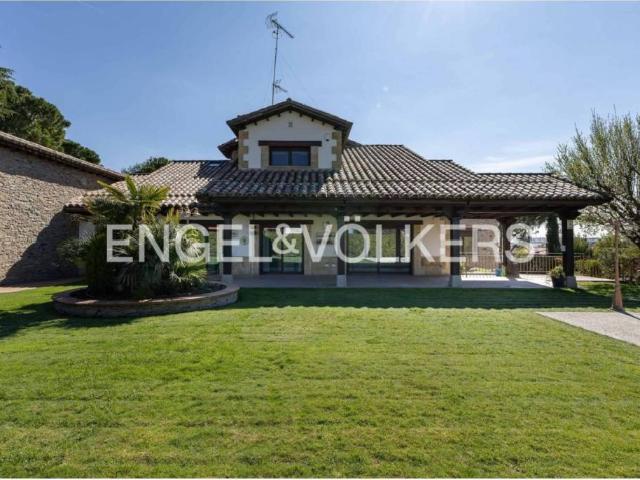 Casa rústica / Caserío en Venta en Villaviciosa de Odón