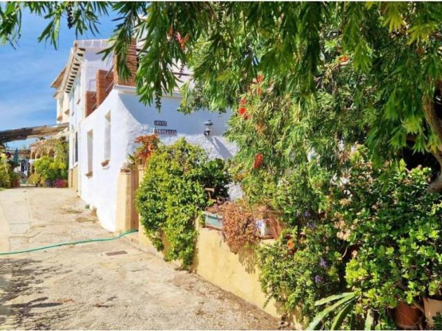 Casa rústica / Caserío en Venta en Viñuela