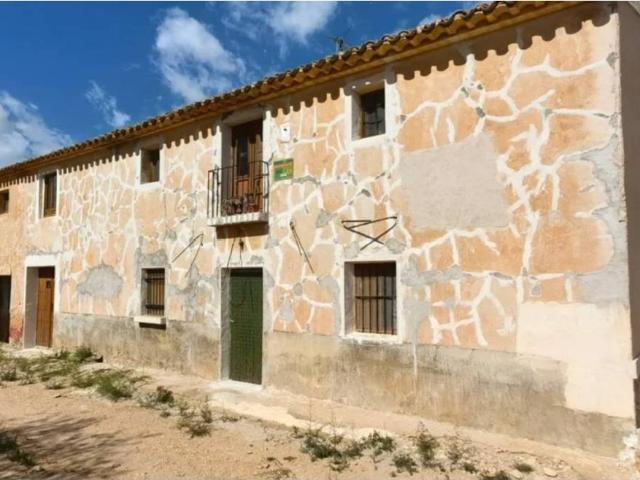 Casa rústica / Caserío en Venta en Yecla