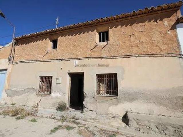 Casa rústica / Caserío en Venta en Yecla