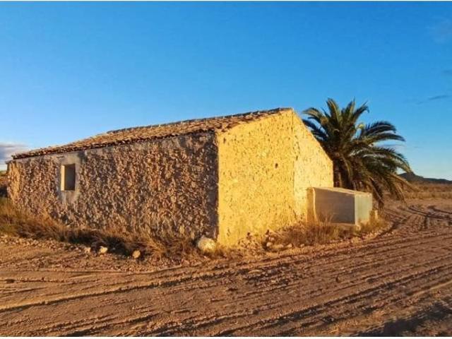 Casa rústica / Caserío en Venta en Yecla