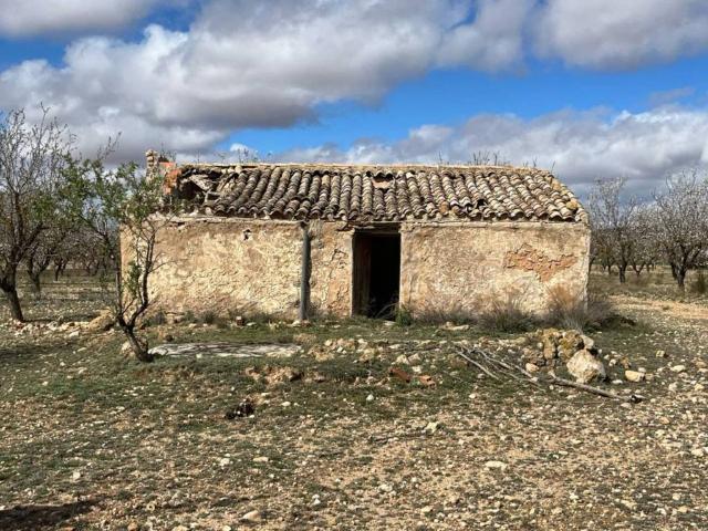 Casa rústica / Caserío en Venta en Yecla