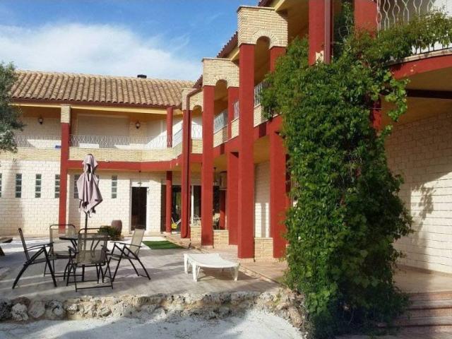 Casa rústica / Caserío en Venta en Yecla