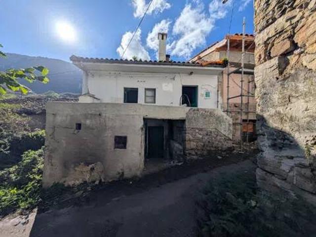 Casa rústica / Caserío en Venta en Yernes y Tameza
