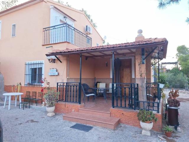 Casa rústica / Caserío en Venta en Abarán