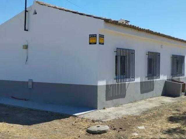 Casa rústica / Caserío en Venta en Adanero