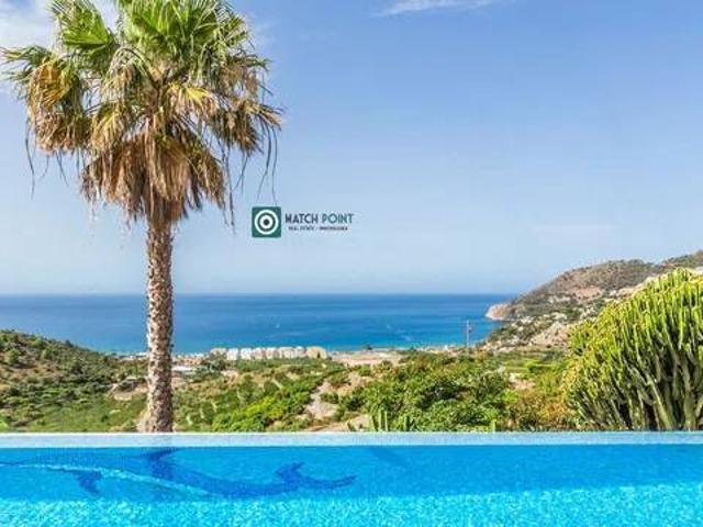 Casa rústica / Caserío en Venta en Almuñécar