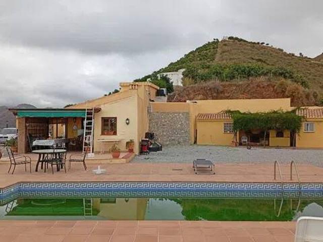 Casa rústica / Caserío en Venta en Almuñécar