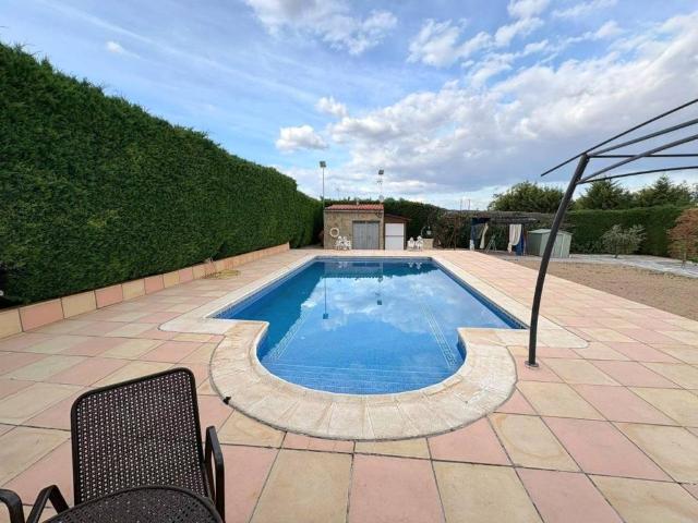 Casa rústica / Caserío en Venta en Almendralejo