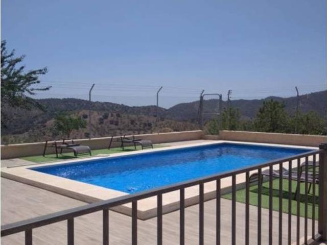 Casa rústica / Caserío en Venta en Almogía