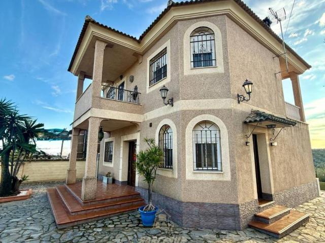 Casa rústica / Caserío en Venta en Almodóvar del Río