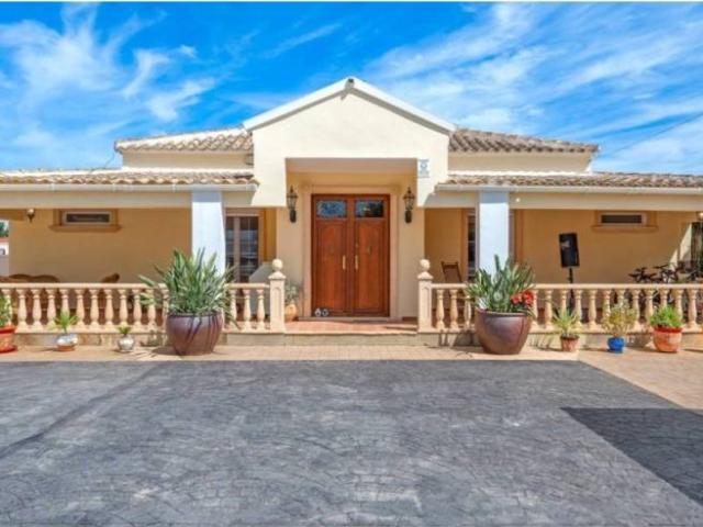 Casa rústica / Caserío en Venta en Almoradí