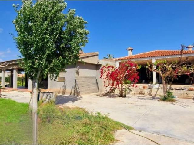 Casa rústica / Caserío en Venta en Almoradí